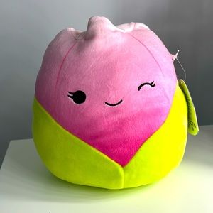 ADORABLE tulip squishmallows new and still with the tag!!